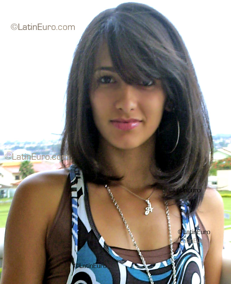 Date this stunning Brazil girl Andreia from Goiania B1909