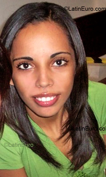 Date this attractive Brazil girl Ana from Sao Goncalo B1957