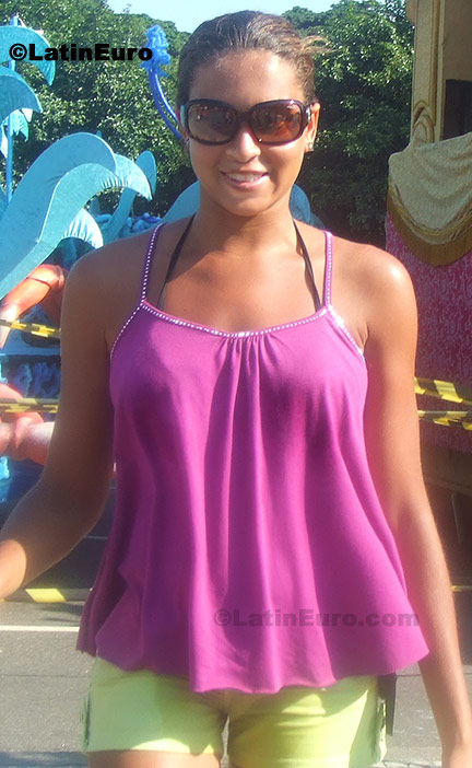 Date this funny Brazil girl Adriana from Nova Iguacu B202