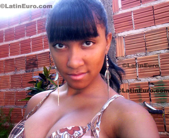 Date this good-looking Brazil girl Joice from Ribeirao Preto B213