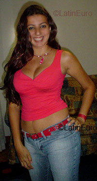 Date this nice looking Brazil girl Alyne from Sao Jose dos Campos B2142