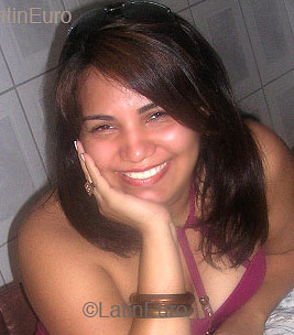 Date this nice looking Brazil girl Rejane from Goiania B2193