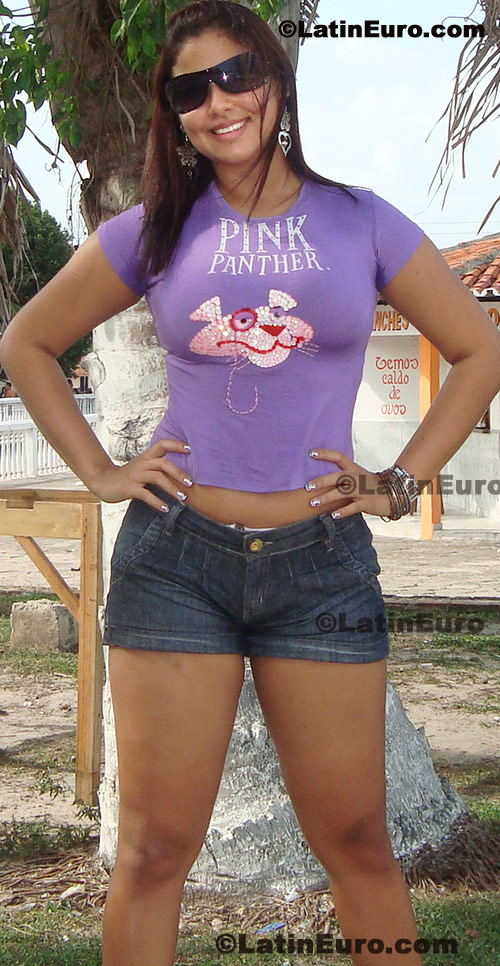 Date this charming Brazil girl Thgna from Caruaru B235