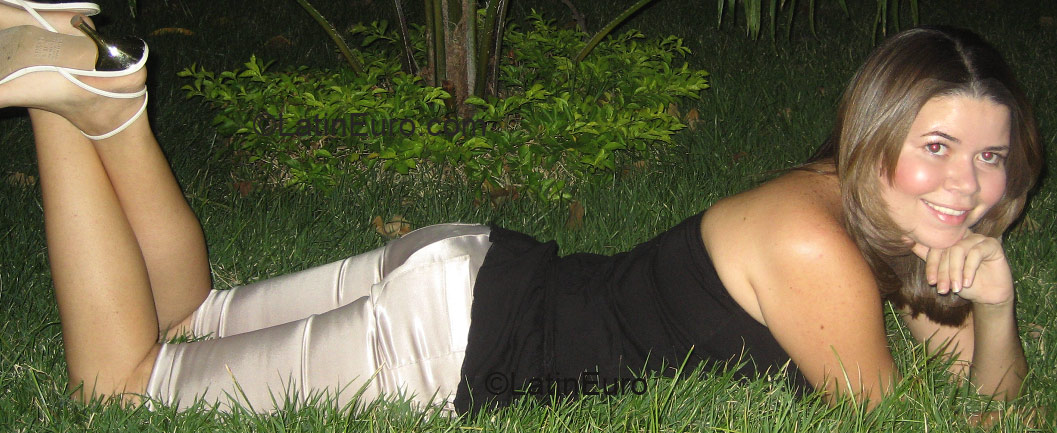 Date this lovely Brazil girl Paula from SOUSA B1000
