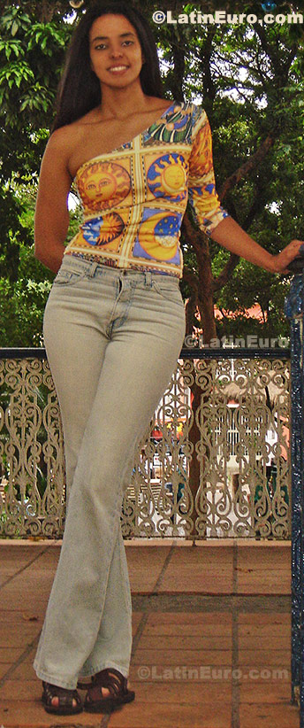 Date this hot Brazil girl Tatiana from Sao Paulo B270