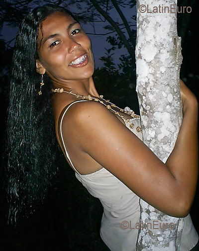 Date this stunning Brazil girl Nilvane from BARCARENA B2711