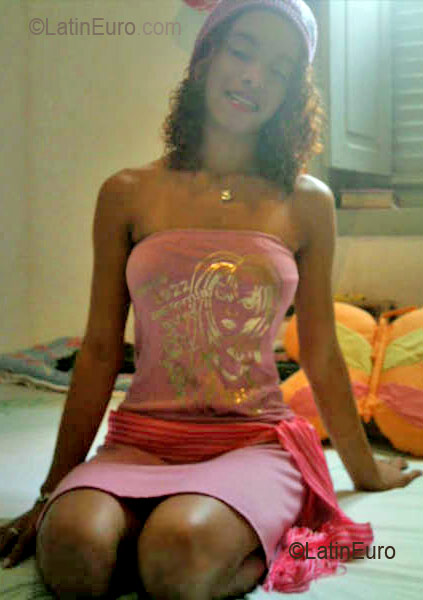 Date this young Brazil girl Susy from RIO DE JANEIRO B2723