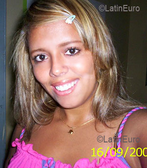 Date this cute Brazil girl Adryana from RIO DE JANEIRO B2792