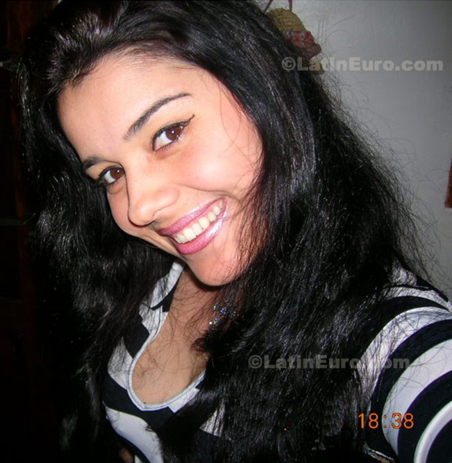 Date this athletic Brazil girl Cristiane from Curitiba B283