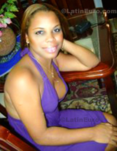 Date this sultry Brazil girl Lucilene from Olinda B285