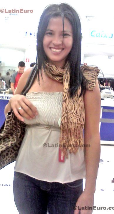 Date this foxy Brazil girl Sinara from Paulo Afonso BR3843