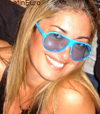 Date this happy Brazil girl Karyne from BELO HORIZONTE B2948