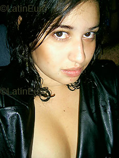 Date this cute Brazil girl Fabienne from BRASILIA B3023