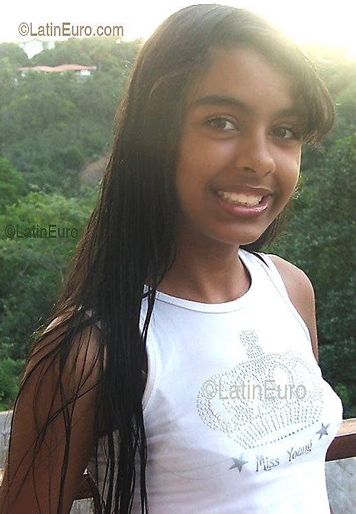 Date this charming Brazil girl Jessiane from  B3100