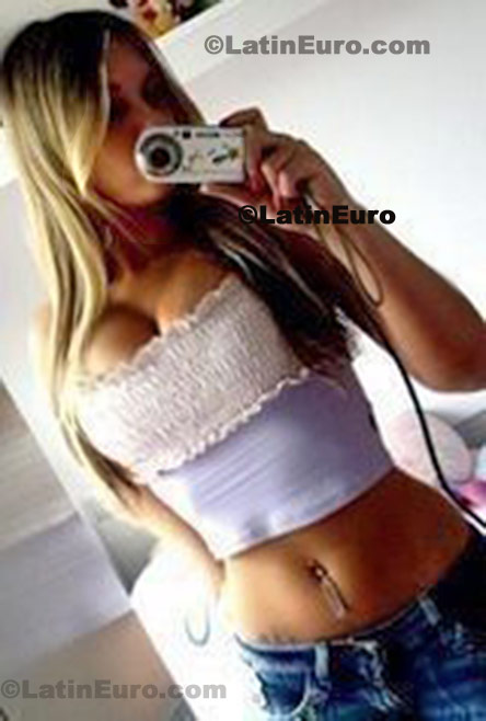 Date this cute Brazil girl Karyna from Pederneiras B322