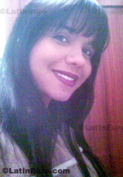 Date this attractive Brazil girl Jana from Teixeira B331