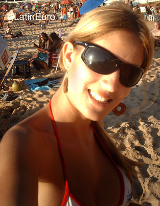 Date this good-looking Brazil girl Fernanda from BARUERI B3683