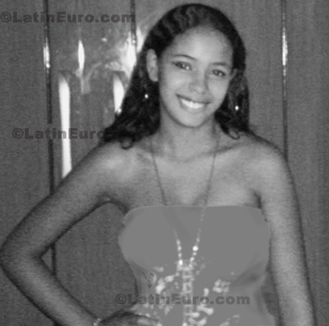Date this tall Brazil girl Stefani from Igaracu Do Tiete B392