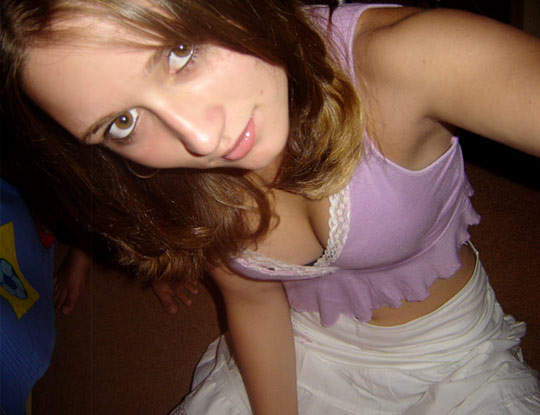 Date this pretty Brazil girl Bianca from JOINVILLE B3928