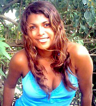 Date this young Brazil girl Emanuelle from  B4024