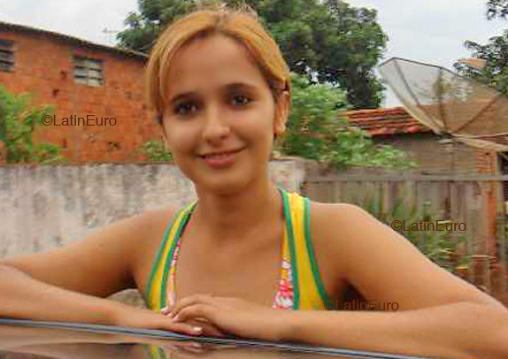 Date this exotic Brazil girl Silvia- from GOIANIA B4140