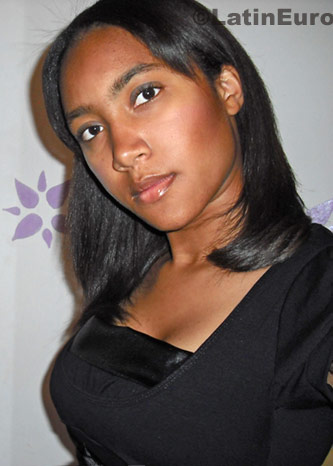 Date this good-looking Brazil girl Veronica from Sao Paulo B421