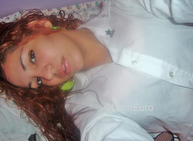 Date this happy Brazil girl Maryana from RIO DE JANEIRO B4481