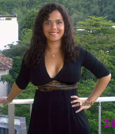 Date this fun Brazil girl Andrea from RIO DE JANEIRO B4651