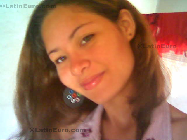 Date this stunning Brazil girl Thyanne from Teresina B474