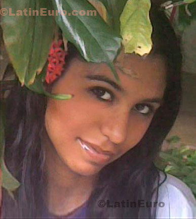 Date this sensual Brazil girl Lucy from Fortaleza B492
