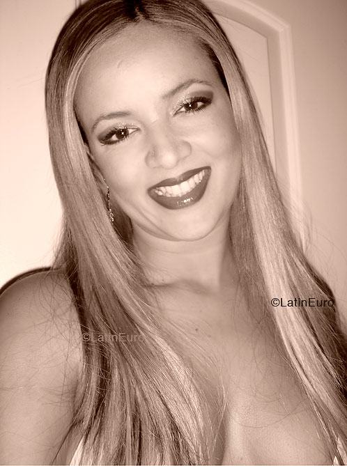 Date this georgeous Brazil girl Luzia from BELO HORIZONTE B4995