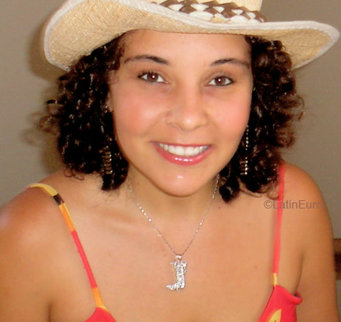 Date this georgeous Brazil girl Jaqueline from MONTES CLAROS B5011