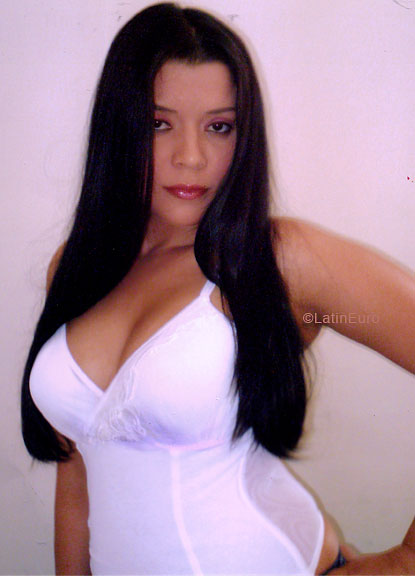 Date this voluptuous Brazil girl Tania from CUIABA B5935