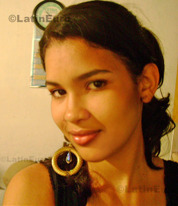 Date this delightful Brazil girl Erica from Sardoa B608