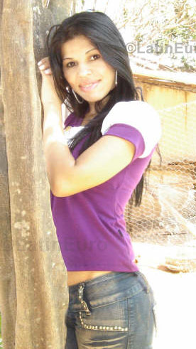 Date this good-looking Brazil girl Debora from Brasilia B693