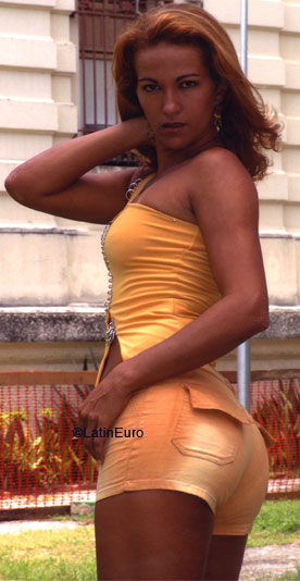 Date this lovely Brazil girl Nicelia from RECIFE B7234