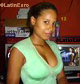 Date this foxy Brazil girl Lays from Recife B74