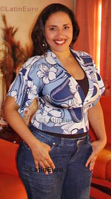 Date this lovely Brazil girl Manuella from Cachoeiro De Itapemirim B782