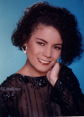 Date this gorgeous Brazil girl Laisa from PORTO ALEGRE B7887