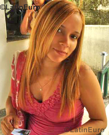 Date this sensual Brazil girl Aline from Nova Iguacu B804