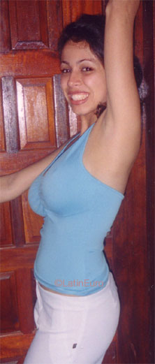 Date this nice looking Brazil girl Daniele from SAO SEBASTIAO B8460