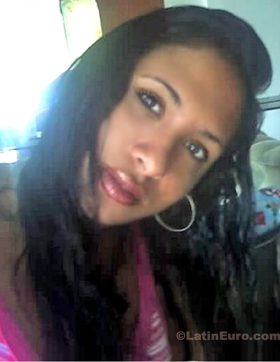 Date this passionate Brazil girl Aline from Rio De Janeiro B9