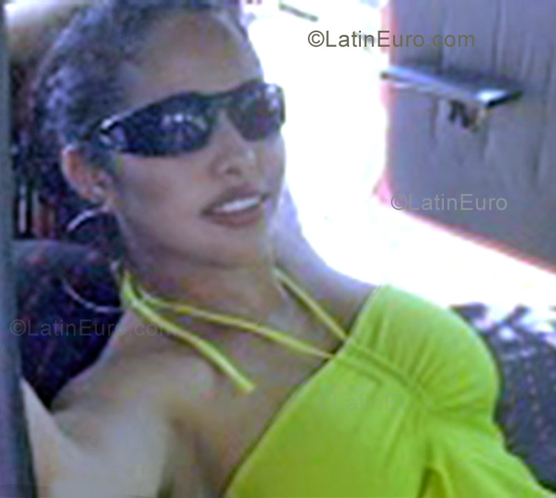 Date this cute Brazil girl Karina from Boa Vista B959