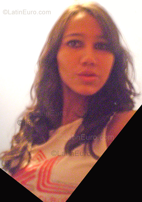 Date this passionate Brazil girl Fernanda from Goiania B964