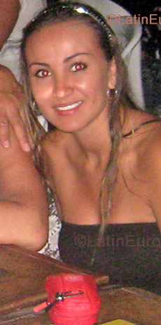 Date this lovely Colombia girl Nathaly from  C8056