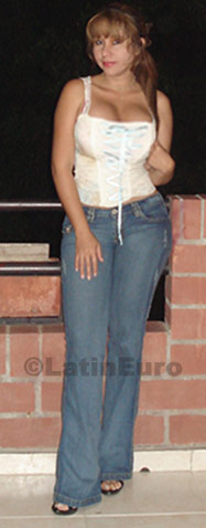 Date this beautiful Colombia girl Genny from Cali C8078