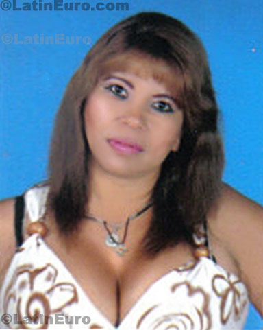 Date this georgeous Colombia girl Luz from  C8151