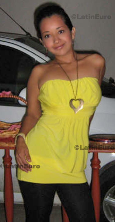 Date this young Colombia girl Diana from Cali C8257