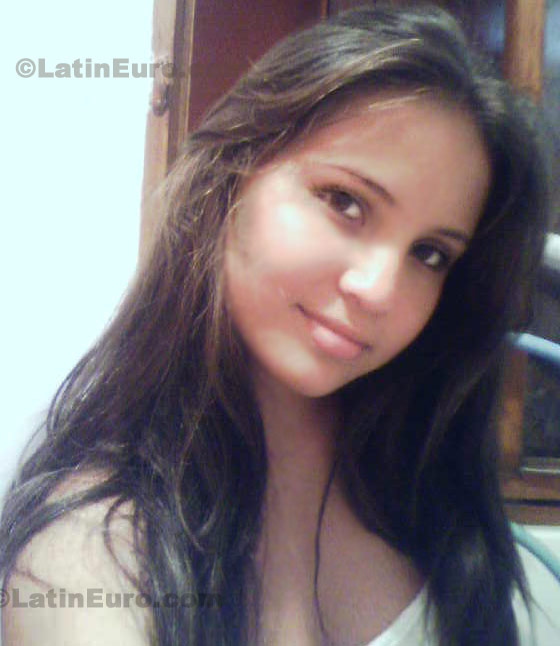Date this tall Colombia girl Carolina from Pereira C8258