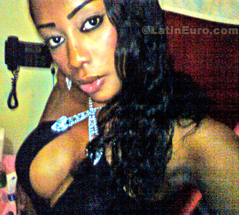 Date this sensual Colombia girl Nora Maria from Cali C8327